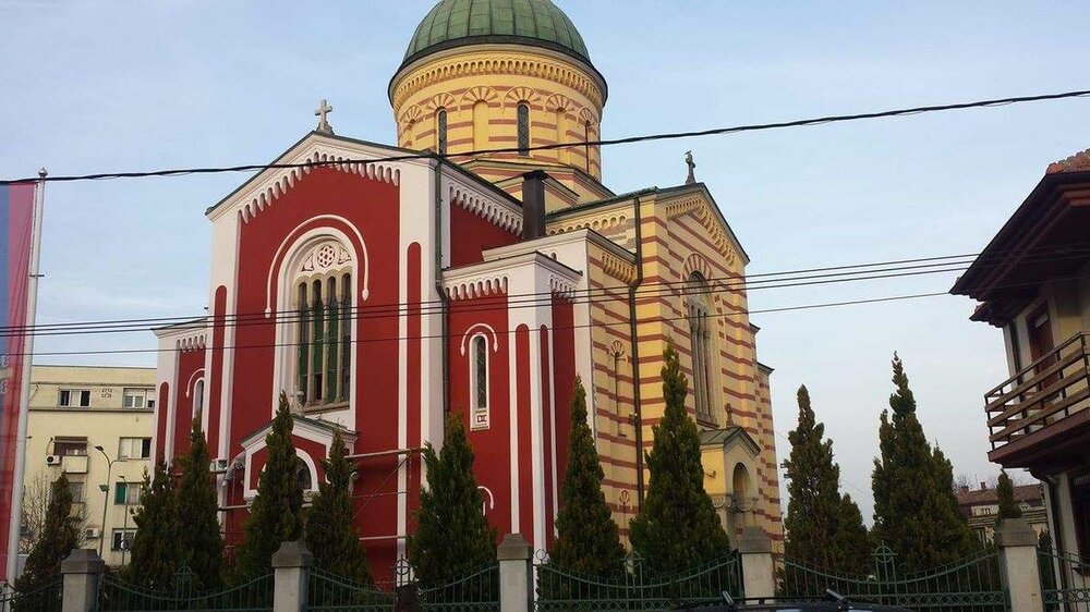 farbanje-crkve-u-crveno-1.jpg