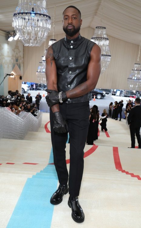 rs_634x1024-230501194443-634-dwyane-wade-met-gala-2023-arrivals.jpg