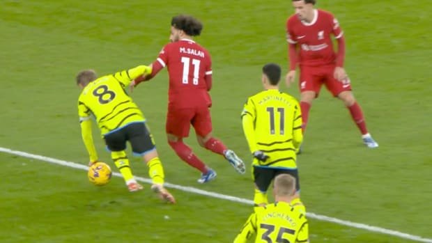 odegaard-handball.jpg