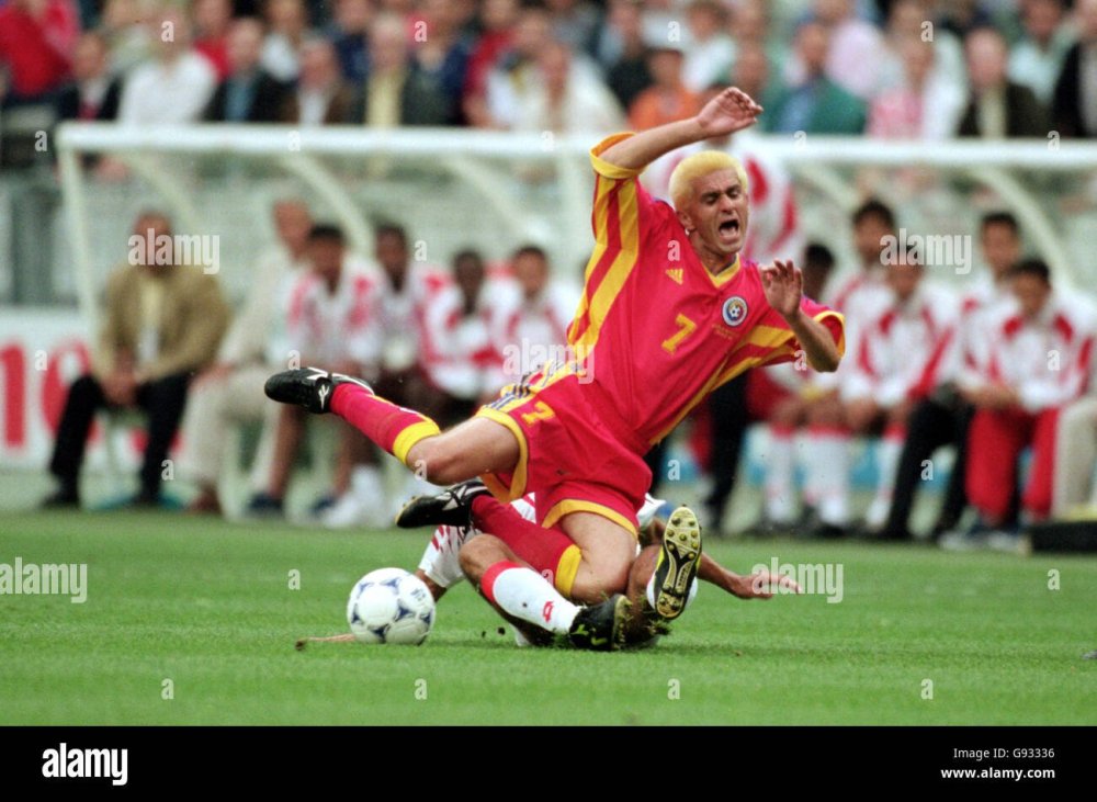 soccer-world-cup-france-98-group-g-romania-v-tunisia-G93336.jpg